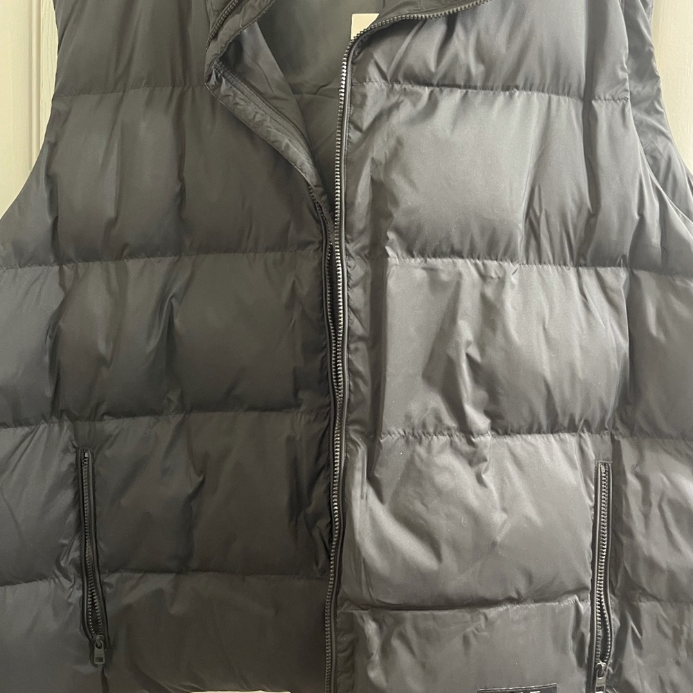 CK vest brand new! Great for upcoming winter!!!